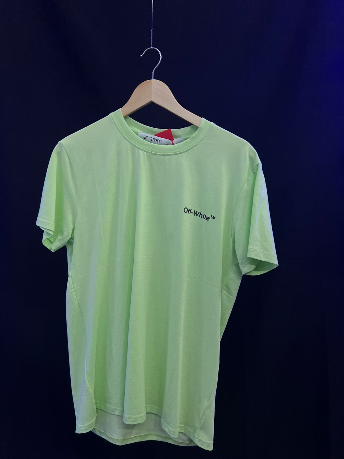 Camiseta Off white verde